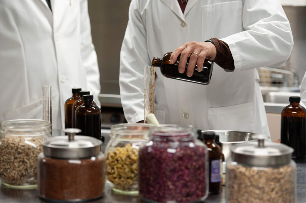 Tonic pour 194 scaled 1